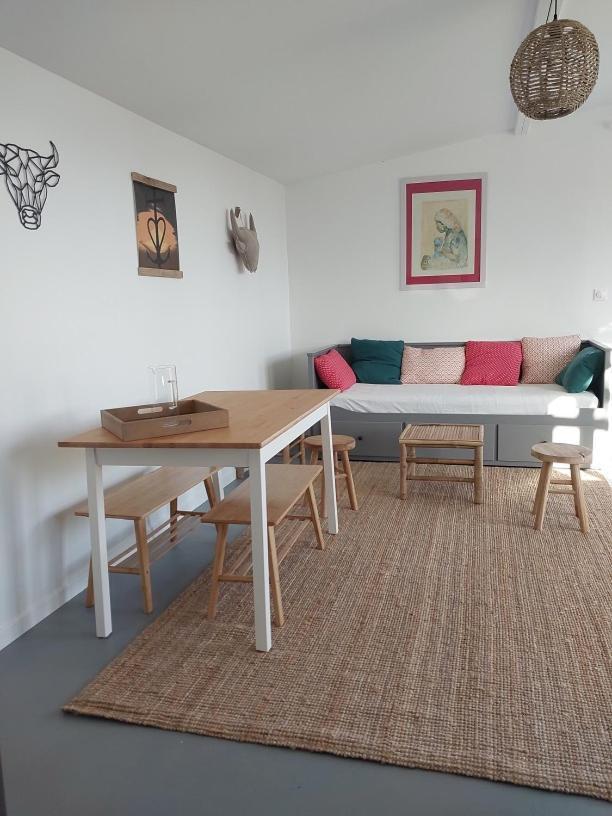 Ferienwohnung Mas Constantin Salin-de-Giraud Zimmer foto
